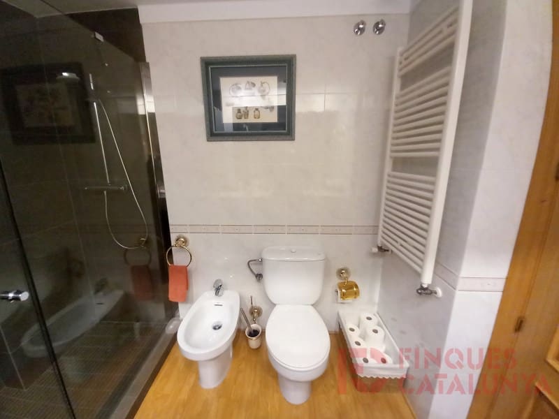 4 bedroom Flat for sale in Girona city - € 374,000 (Ref: 9433568)