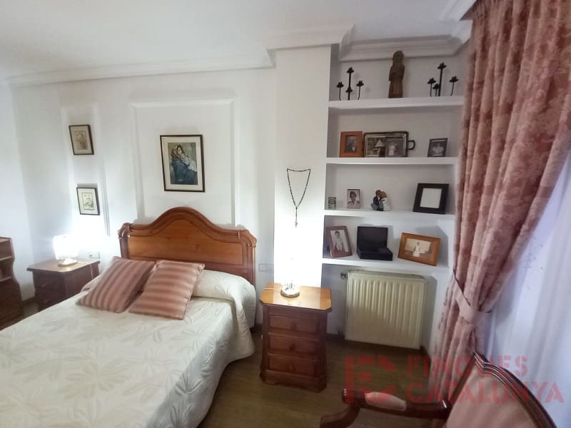 4 bedroom Flat for sale in Girona city - € 374,000 (Ref: 9433568)