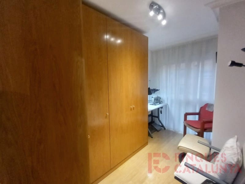4 bedroom Flat for sale in Girona city - € 374,000 (Ref: 9433568)