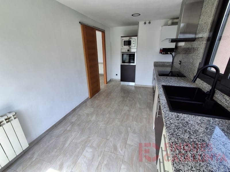 5 soverom Kjedet enebolig til salgs i Sant Julia del Llor i Bonmati med garasje - € 340 000 (Ref: 9433572)