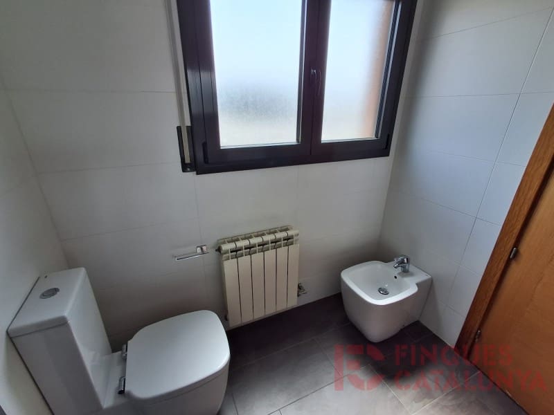 5 soverom Kjedet enebolig til salgs i Sant Julia del Llor i Bonmati med garasje - € 340 000 (Ref: 9433572)