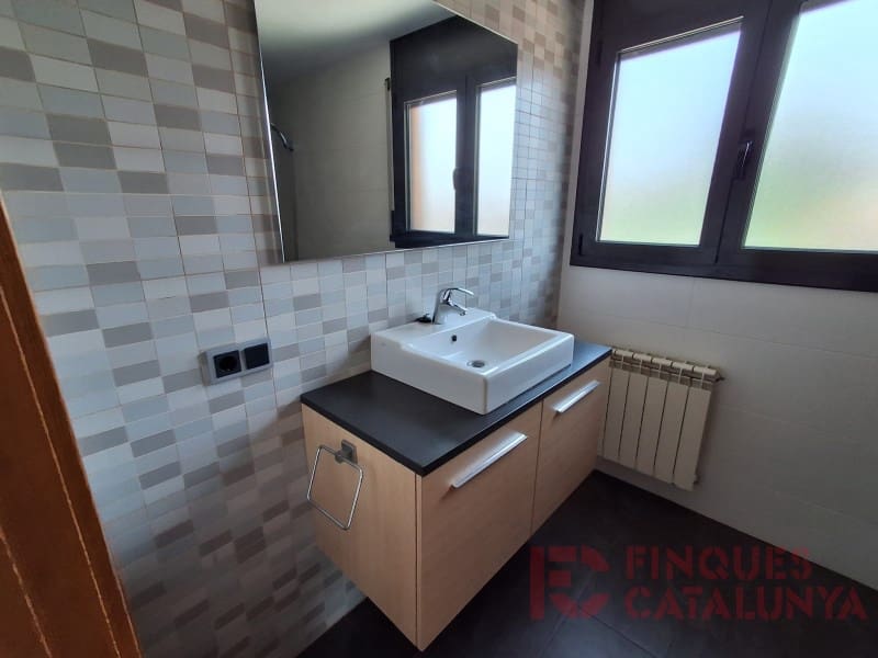 5 soverom Kjedet enebolig til salgs i Sant Julia del Llor i Bonmati med garasje - € 340 000 (Ref: 9433572)