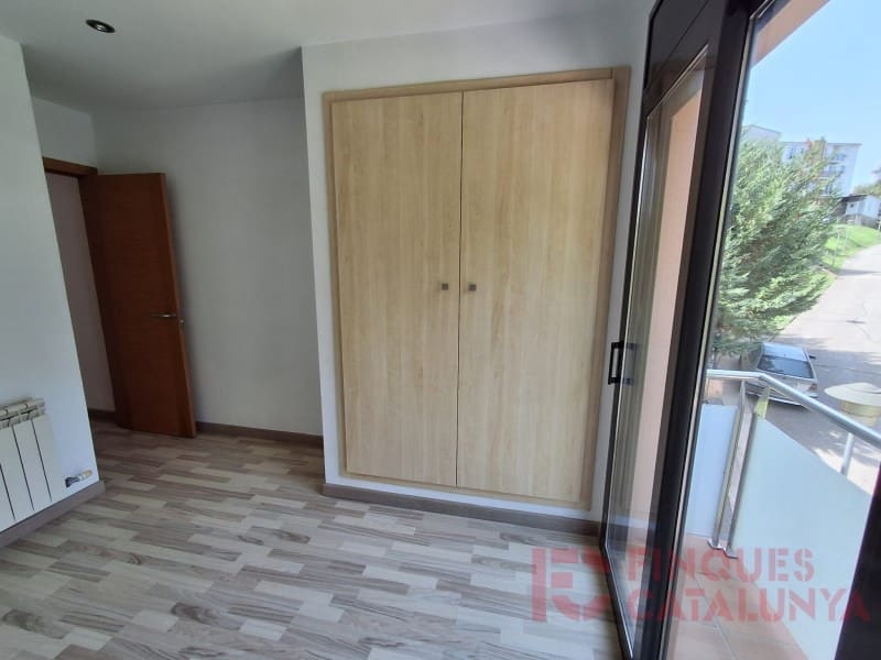 5 soverom Kjedet enebolig til salgs i Sant Julia del Llor i Bonmati med garasje - € 340 000 (Ref: 9433572)