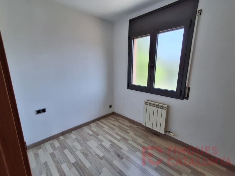 5 soverom Kjedet enebolig til salgs i Sant Julia del Llor i Bonmati med garasje - € 340 000 (Ref: 9433572)