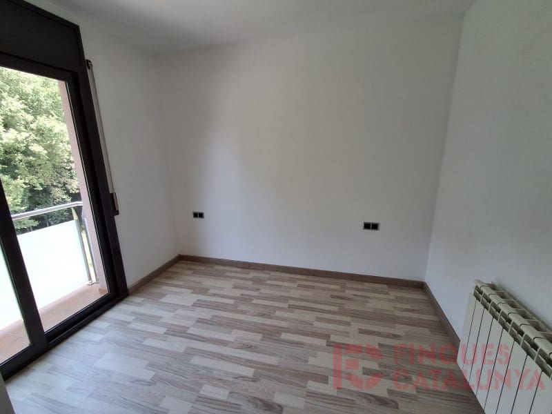 5 soverom Kjedet enebolig til salgs i Sant Julia del Llor i Bonmati med garasje - € 340 000 (Ref: 9433572)