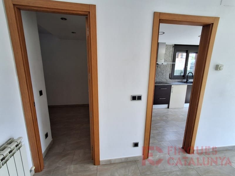 5 soverom Kjedet enebolig til salgs i Sant Julia del Llor i Bonmati med garasje - € 340 000 (Ref: 9433572)