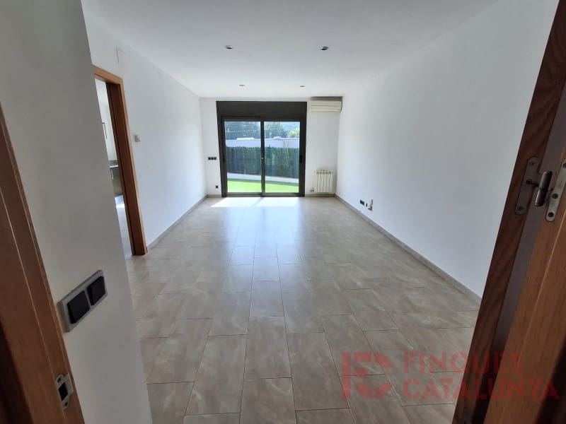 5 soverom Kjedet enebolig til salgs i Sant Julia del Llor i Bonmati med garasje - € 340 000 (Ref: 9433572)