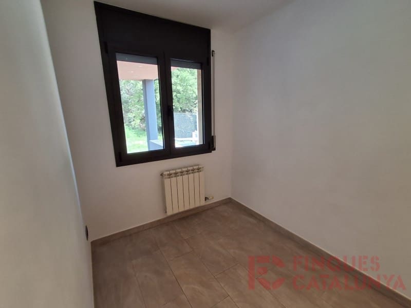 5 soverom Kjedet enebolig til salgs i Sant Julia del Llor i Bonmati med garasje - € 340 000 (Ref: 9433572)