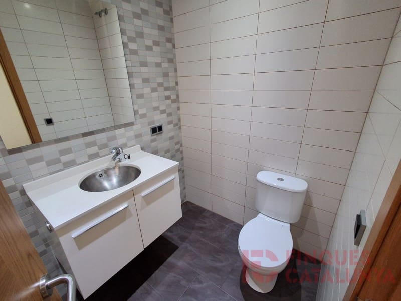 5 soverom Kjedet enebolig til salgs i Sant Julia del Llor i Bonmati med garasje - € 340 000 (Ref: 9433572)