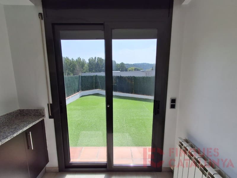 5 soverom Kjedet enebolig til salgs i Sant Julia del Llor i Bonmati med garasje - € 340 000 (Ref: 9433572)