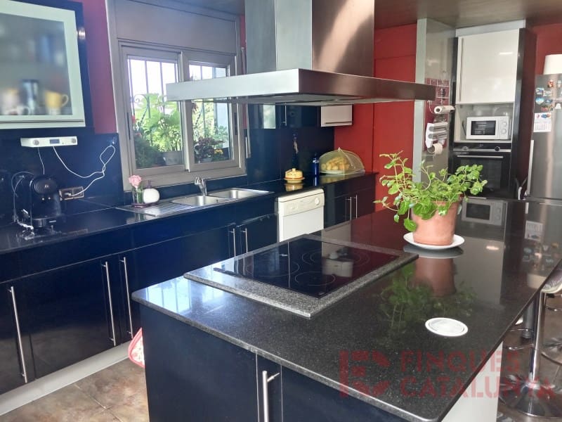 6 soverom Villa til salgs i Vilobi d'Onyar med garasje - € 550 000 (Ref: 9433573)