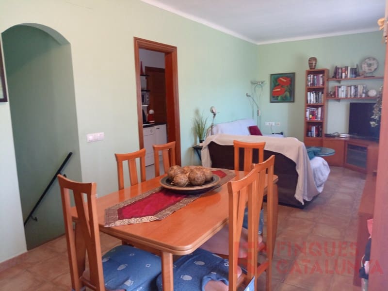 5 bedroom Penthouse for sale in Girona city - € 356,000 (Ref: 9433574)