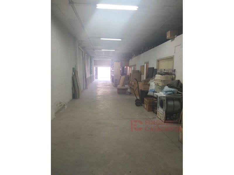 Commercial for sale in Girona city - € 150,000 (Ref: 9433575)