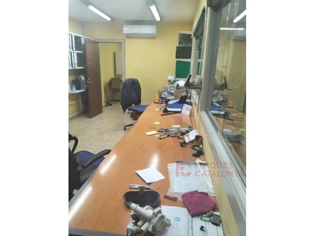 Comercial para venda em Girona cidade - 150 000 € (Ref: 9433575)