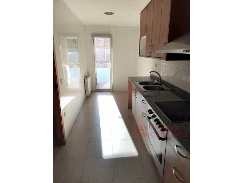 4 bedroom Flat for sale in Girona city with garage - € 400,000 (Ref: 9433576)