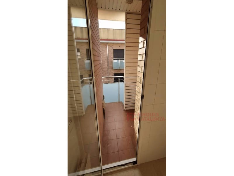 4 bedroom Flat for sale in Girona city with garage - € 400,000 (Ref: 9433576)