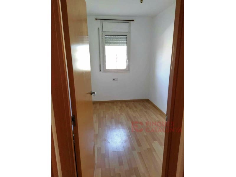 4 bedroom Flat for sale in Girona city with garage - € 400,000 (Ref: 9433576)