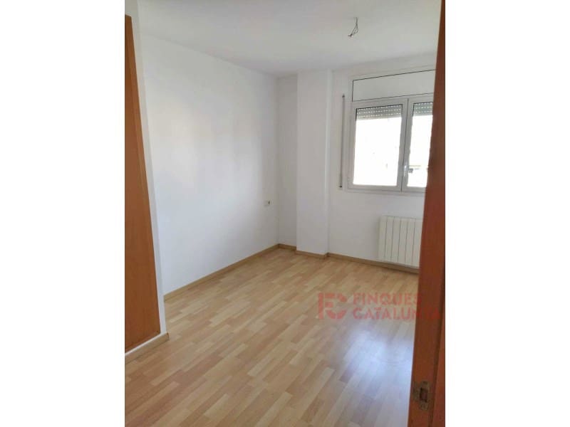 4 bedroom Flat for sale in Girona city with garage - € 400,000 (Ref: 9433576)