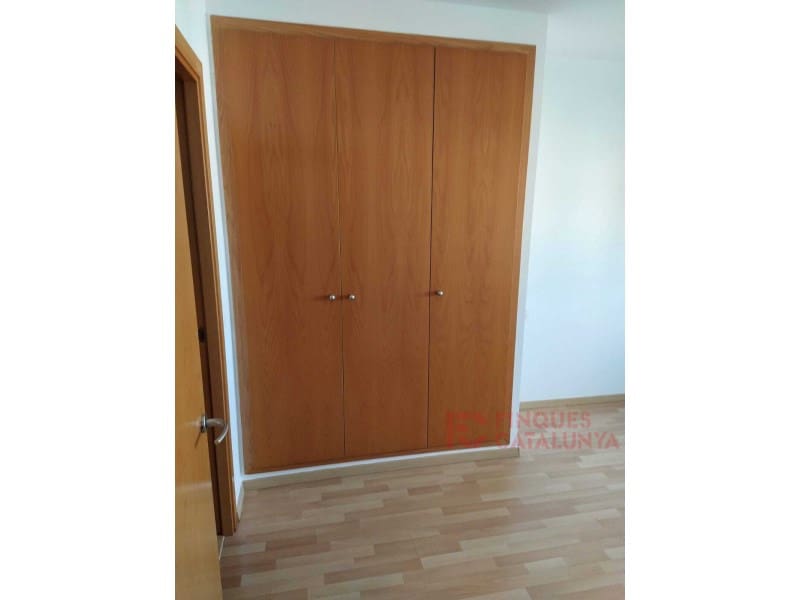 4 bedroom Flat for sale in Girona city with garage - € 400,000 (Ref: 9433576)