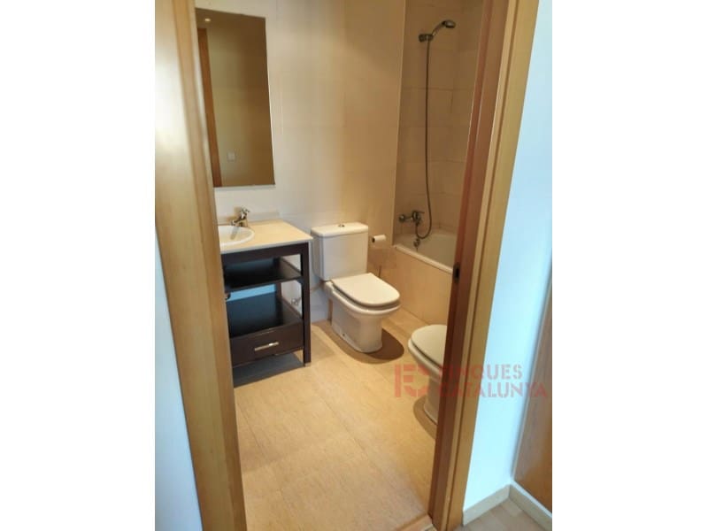 4 bedroom Flat for sale in Girona city with garage - € 400,000 (Ref: 9433576)