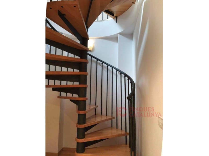 4 bedroom Flat for sale in Girona city with garage - € 400,000 (Ref: 9433576)