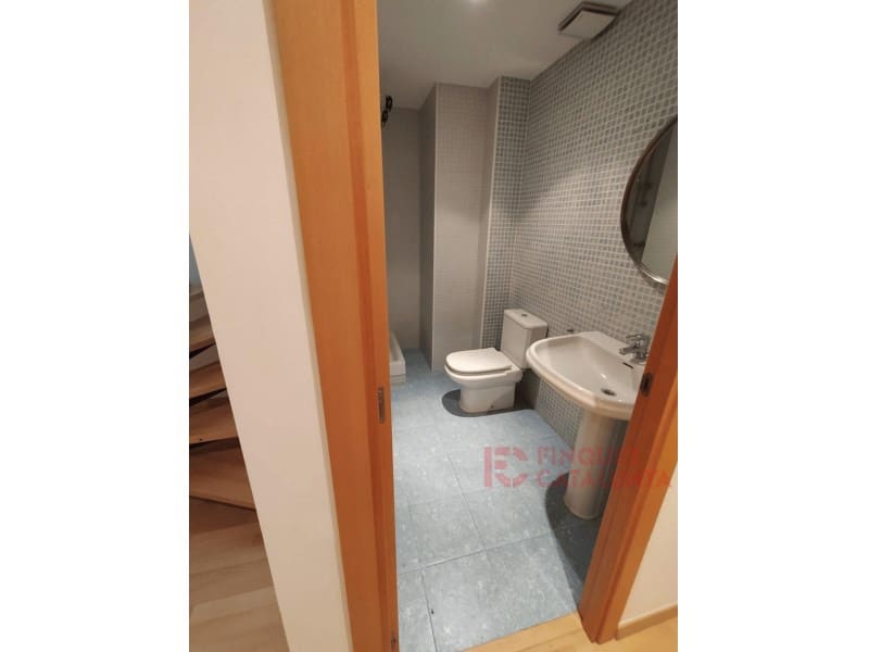 4 bedroom Flat for sale in Girona city with garage - € 400,000 (Ref: 9433576)