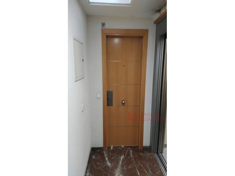 4 bedroom Flat for sale in Girona city with garage - € 400,000 (Ref: 9433576)