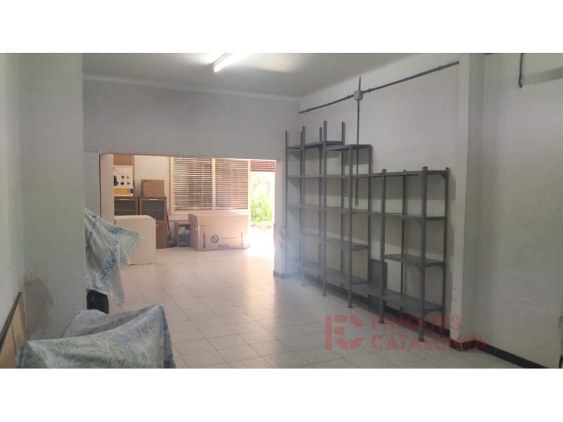 Yritys myytävänä paikassa Salt - 117 000 € (Ref: 9433577)