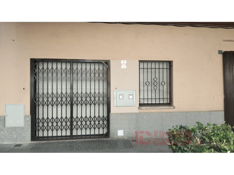 Yritys myytävänä paikassa Salt - 117 000 € (Ref: 9433577)