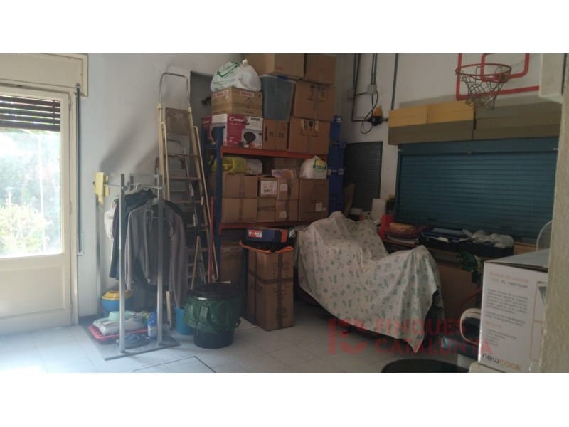 Yritys myytävänä paikassa Salt - 117 000 € (Ref: 9433577)