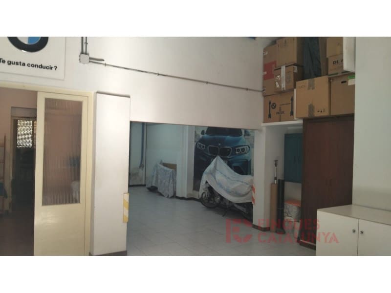 Yritys myytävänä paikassa Salt - 117 000 € (Ref: 9433577)