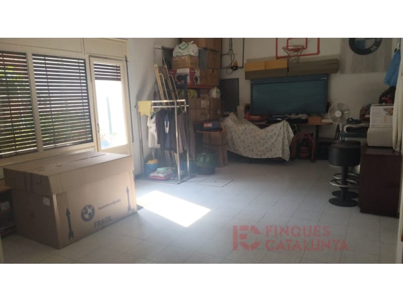 Yritys myytävänä paikassa Salt - 117 000 € (Ref: 9433577)