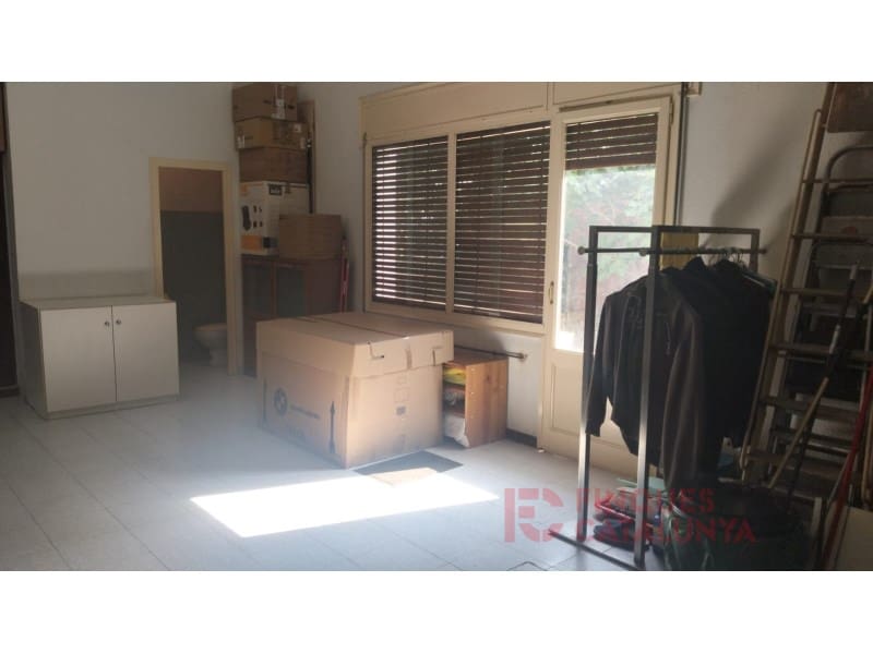 Yritys myytävänä paikassa Salt - 117 000 € (Ref: 9433577)