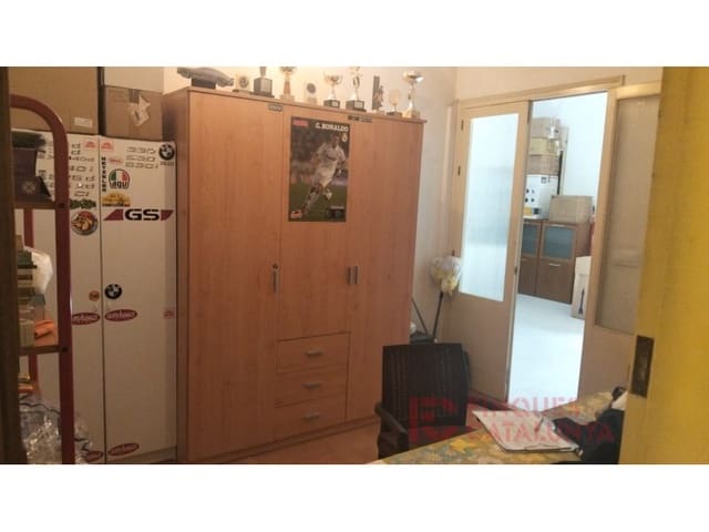 Yritys myytävänä paikassa Salt - 117 000 € (Ref: 9433577)