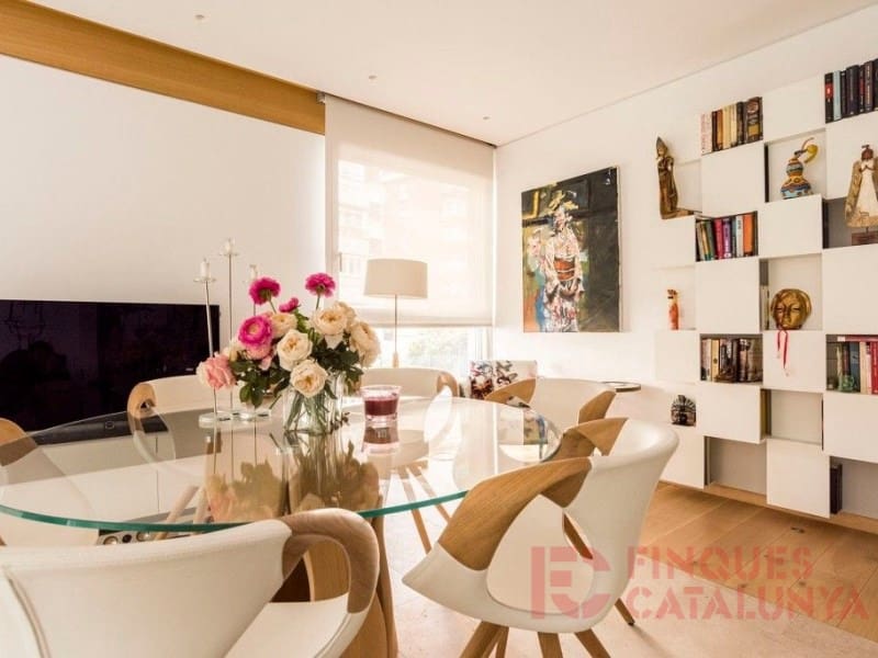 3 bedroom Penthouse for sale in Girona city with garage - € 995,000 (Ref: 9433578)