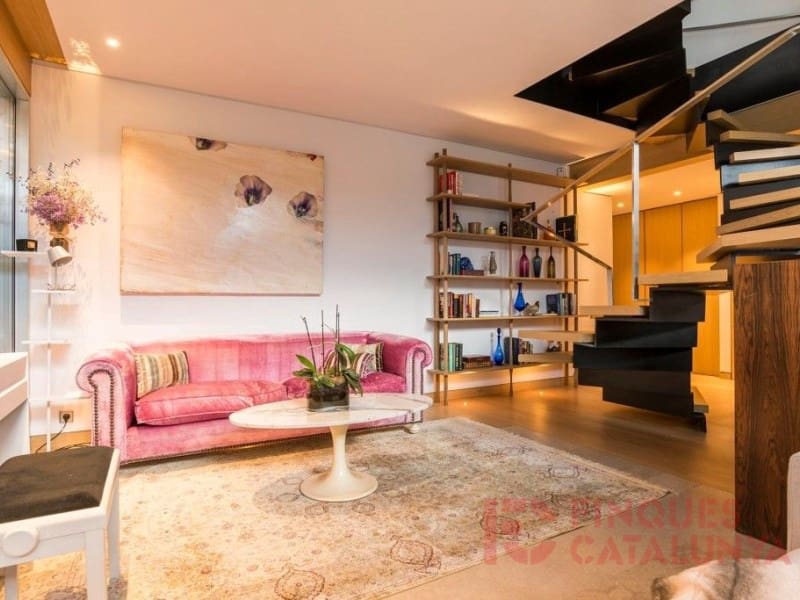 3 bedroom Penthouse for sale in Girona city with garage - € 995,000 (Ref: 9433578)