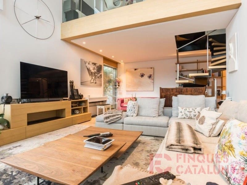 3 bedroom Penthouse for sale in Girona city with garage - € 995,000 (Ref: 9433578)