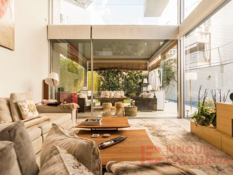 3 bedroom Penthouse for sale in Girona city with garage - € 995,000 (Ref: 9433578)