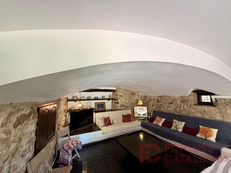 Finca/Country House for sale in Llagostera - € 1,325,000 (Ref: 9433582)