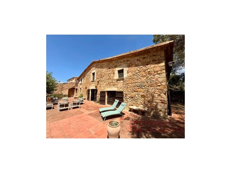 Finca/Country House for sale in Llagostera - € 1,325,000 (Ref: 9433582)