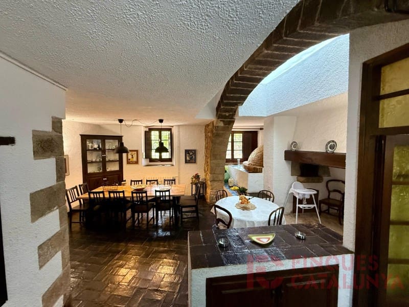 Finca/Country House for sale in Llagostera - € 1,325,000 (Ref: 9433582)
