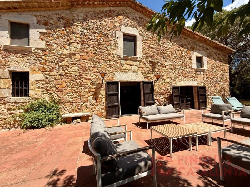 Finca/Country House for sale in Llagostera - € 1,325,000 (Ref: 9433582)