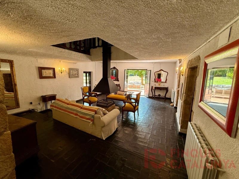 Finca/Country House for sale in Llagostera - € 1,325,000 (Ref: 9433582)