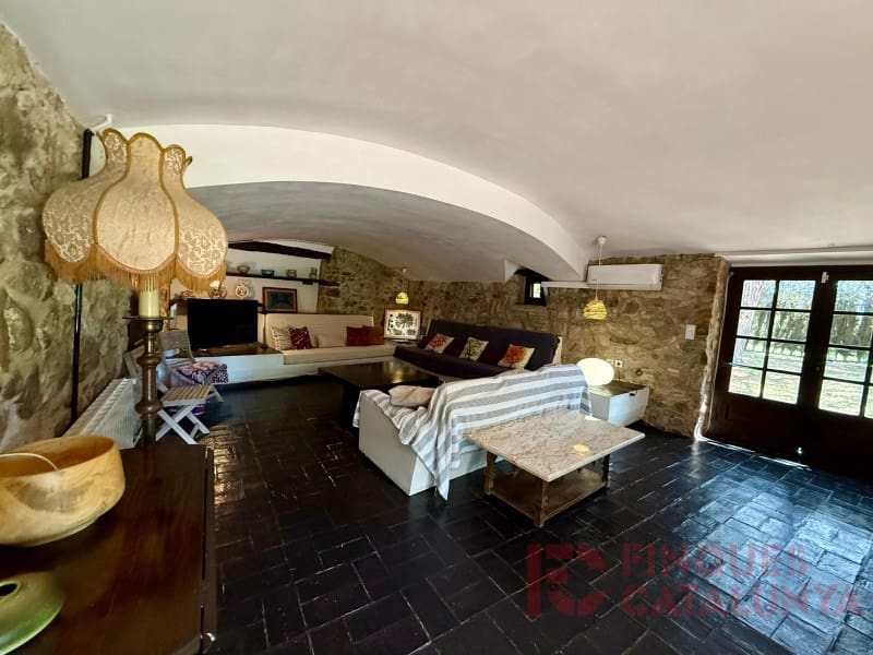Finca/Country House for sale in Llagostera - € 1,325,000 (Ref: 9433582)