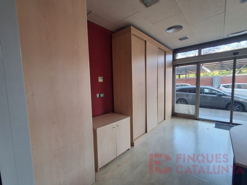 Comercial para venda em Girona cidade - 130 000 € (Ref: 9433587)