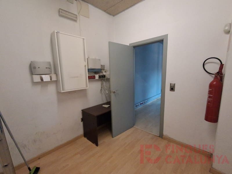 Comercial para venda em Girona cidade - 130 000 € (Ref: 9433587)