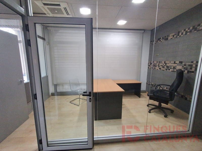 Comercial para venda em Girona cidade - 130 000 € (Ref: 9433587)