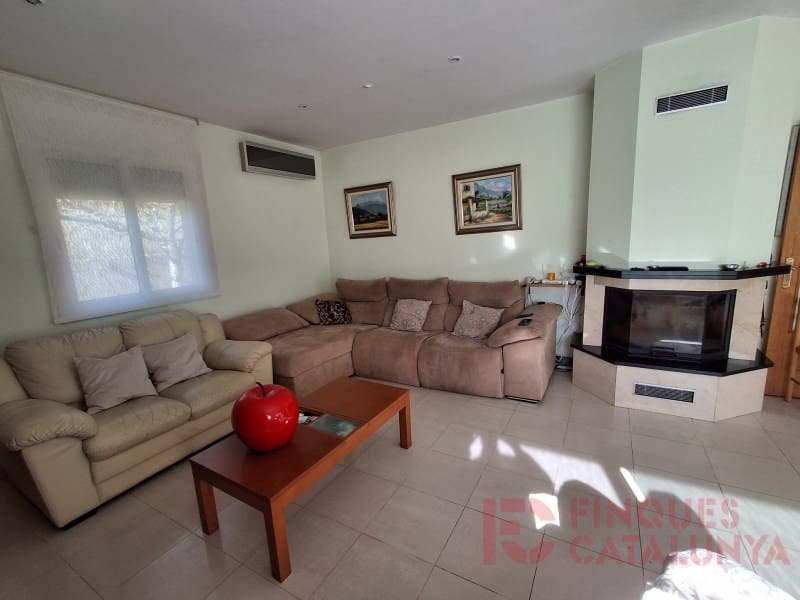 3 slaapkamer Villa te koop in Bescano met garage - € 308.000 (Ref: 9433591)