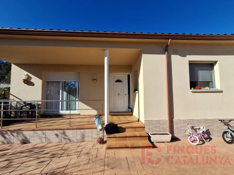 3 slaapkamer Villa te koop in Bescano met garage - € 308.000 (Ref: 9433591)