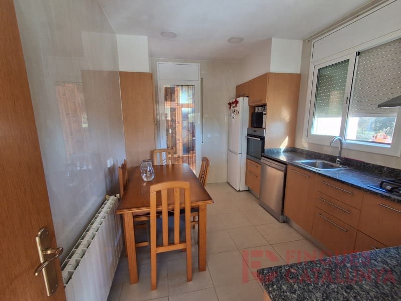 3 slaapkamer Villa te koop in Bescano met garage - € 308.000 (Ref: 9433591)